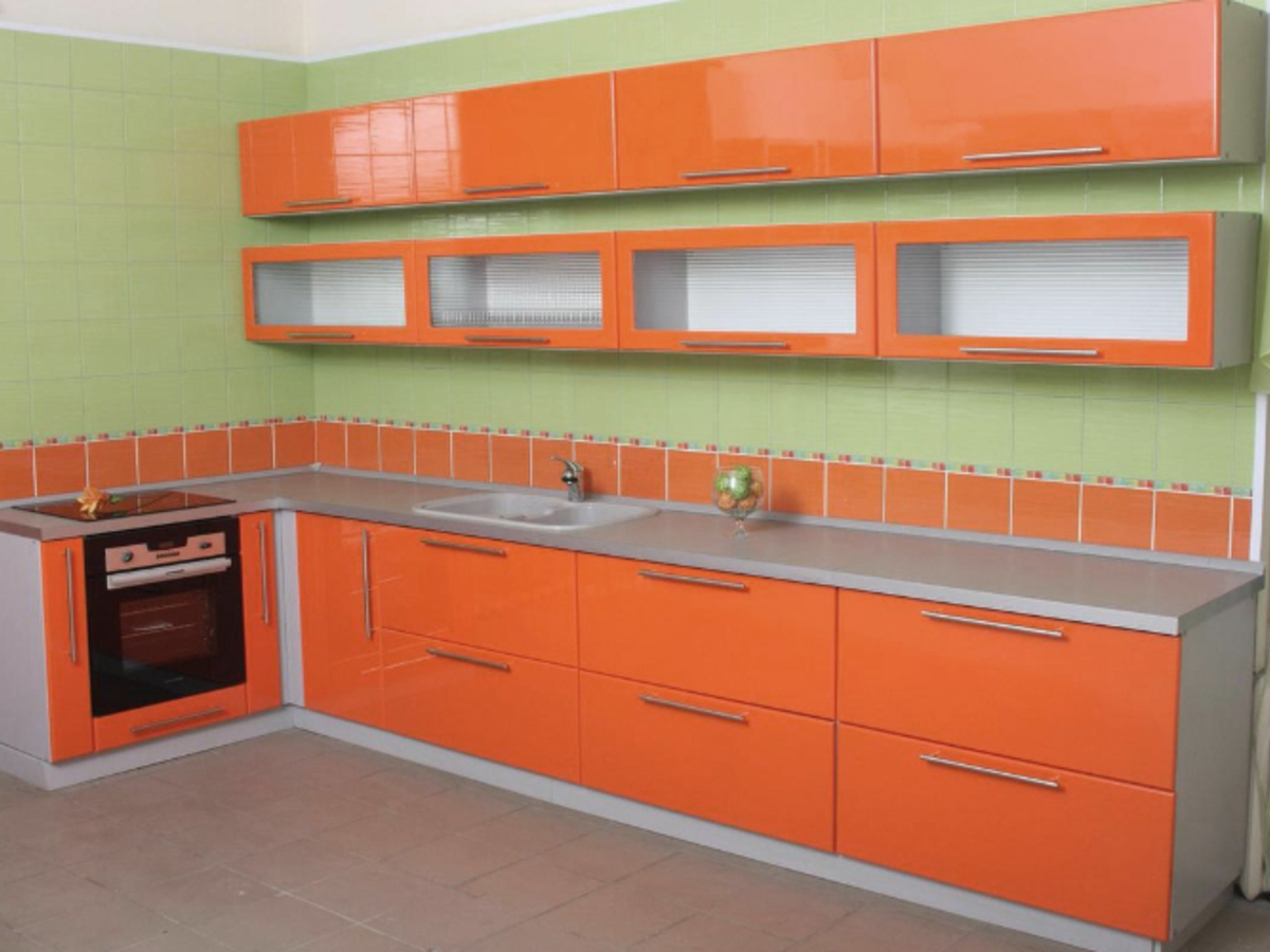 Угловая кухня Добрава длиной 4 метра Оранжевая – на заказ 77 000 рублей