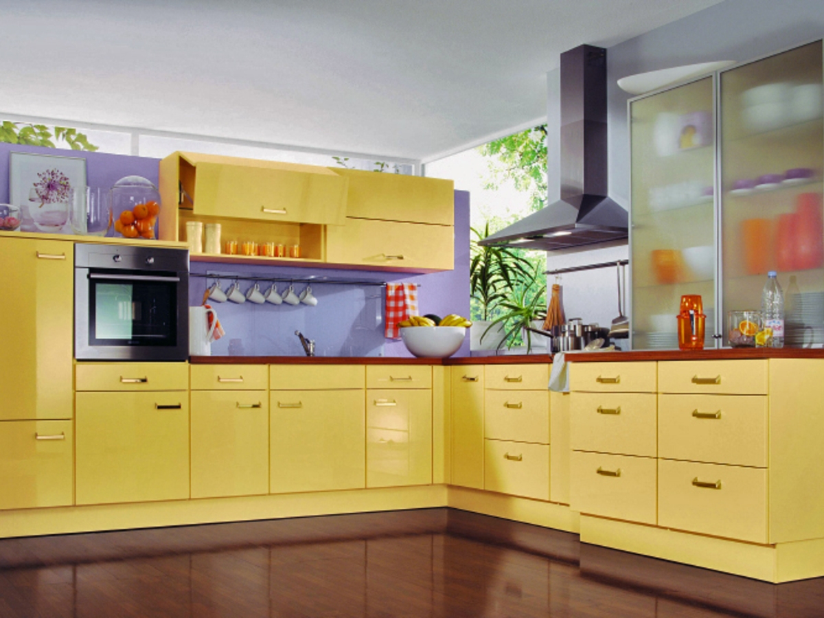 Угловая кухня Сюзанна длиной 9 метров Желтая – на заказ 198 000 рублей