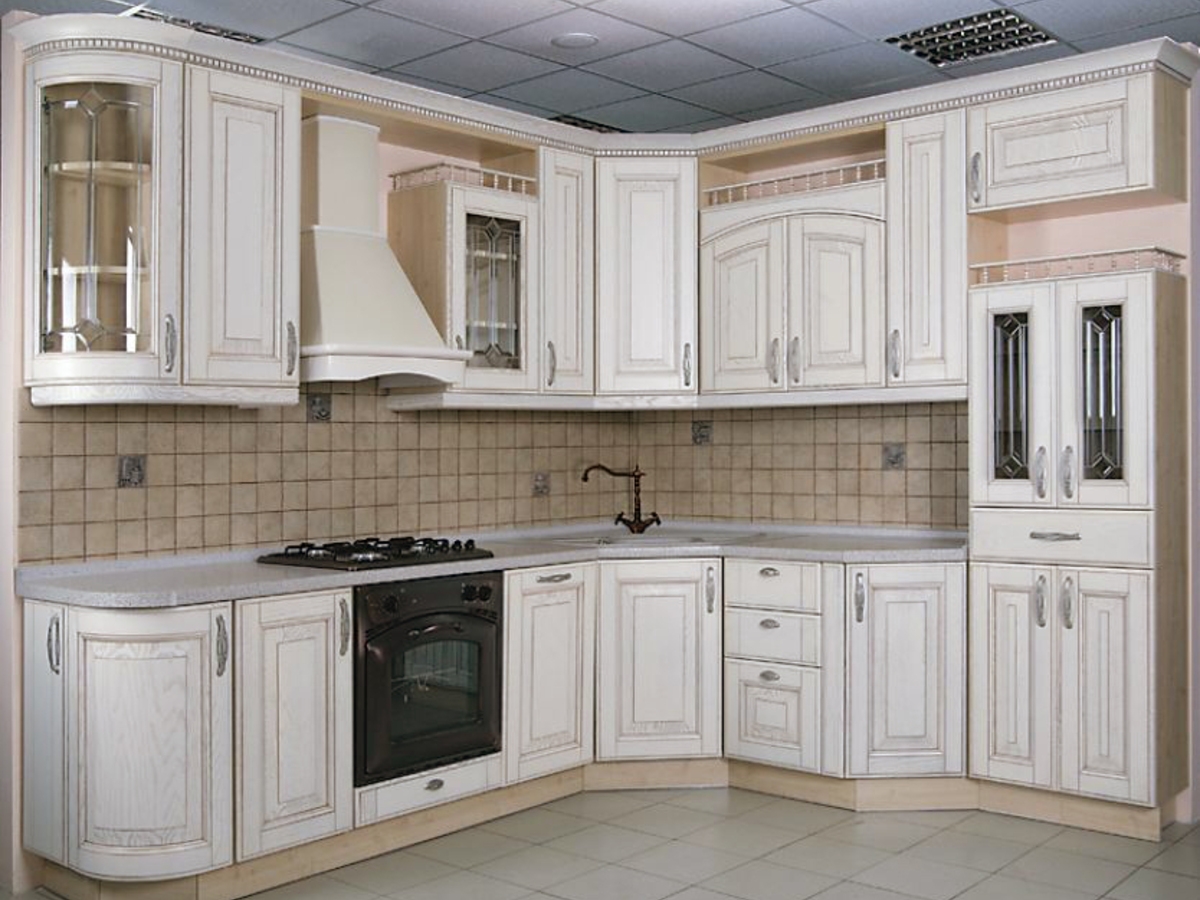 Угловая кухня Тамила длиной 7 метров Белая – на заказ 199 000 рублей
